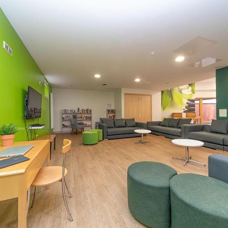 Appartamento Joivy Affordable 3,4,5 And 12 Bed Private Flats Next To Royal Mile (Adults Only) Edimburgo Esterno foto