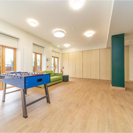 Appartamento Joivy Affordable 3,4,5 And 12 Bed Private Flats Next To Royal Mile (Adults Only) Edimburgo Esterno foto