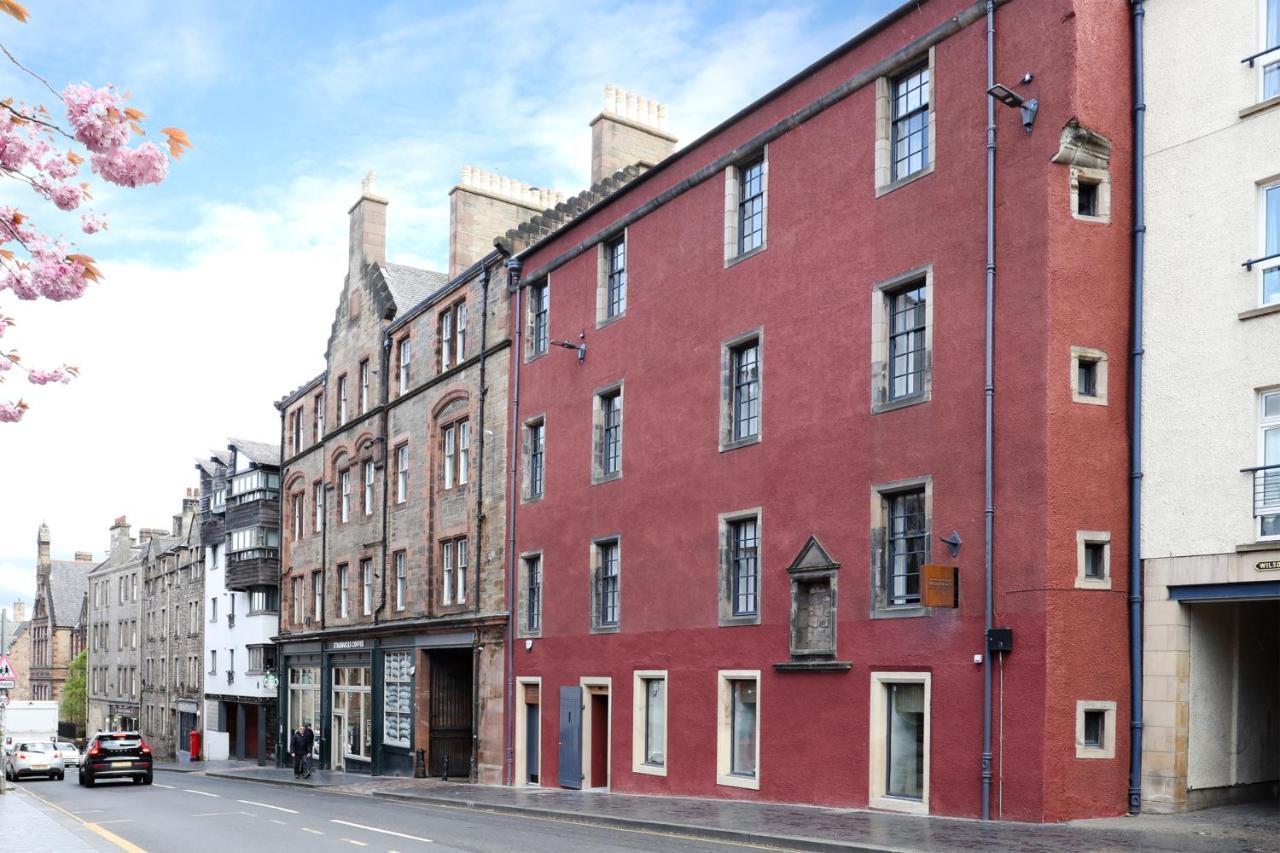 Appartamento Joivy Affordable 3,4,5 And 12 Bed Private Flats Next To Royal Mile (Adults Only) Edimburgo Esterno foto