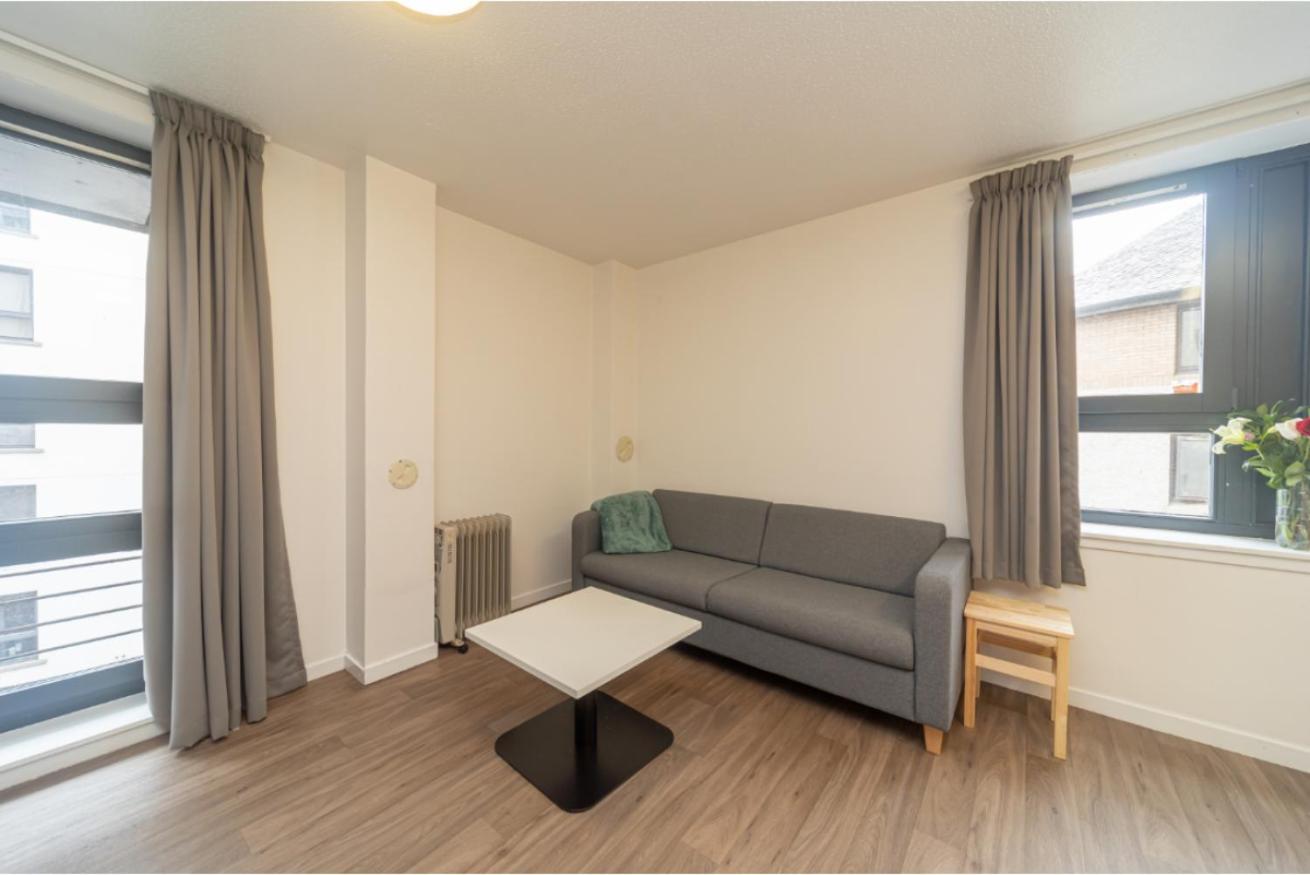 Appartamento Joivy Affordable 3,4,5 And 12 Bed Private Flats Next To Royal Mile (Adults Only) Edimburgo Esterno foto
