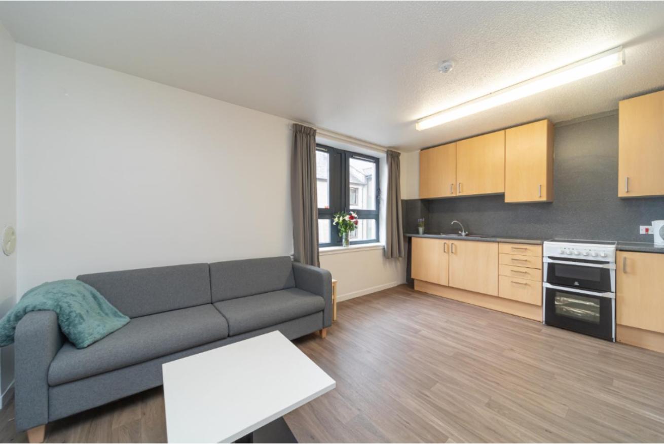 Appartamento Joivy Affordable 3,4,5 And 12 Bed Private Flats Next To Royal Mile (Adults Only) Edimburgo Esterno foto