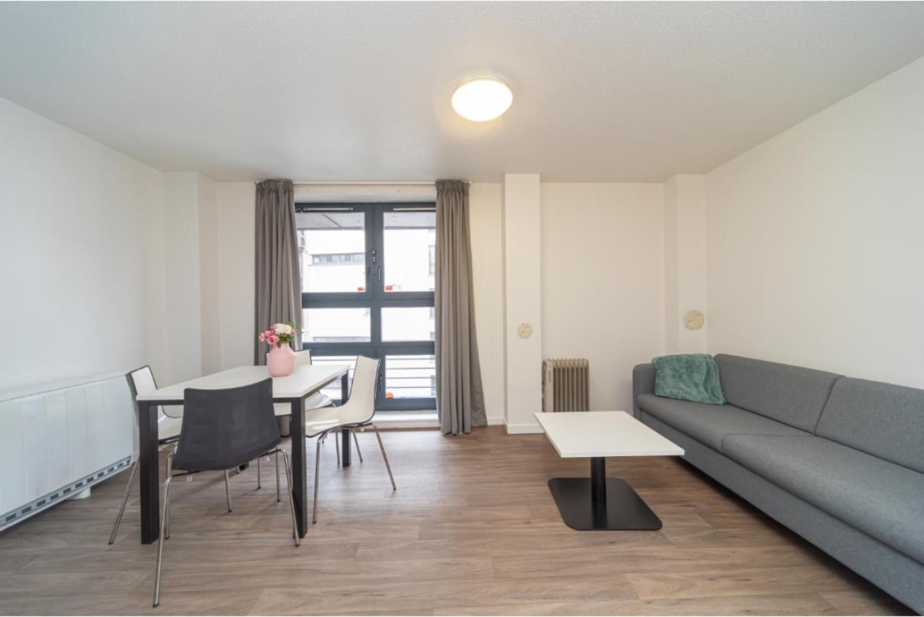 Appartamento Joivy Affordable 3,4,5 And 12 Bed Private Flats Next To Royal Mile (Adults Only) Edimburgo Esterno foto