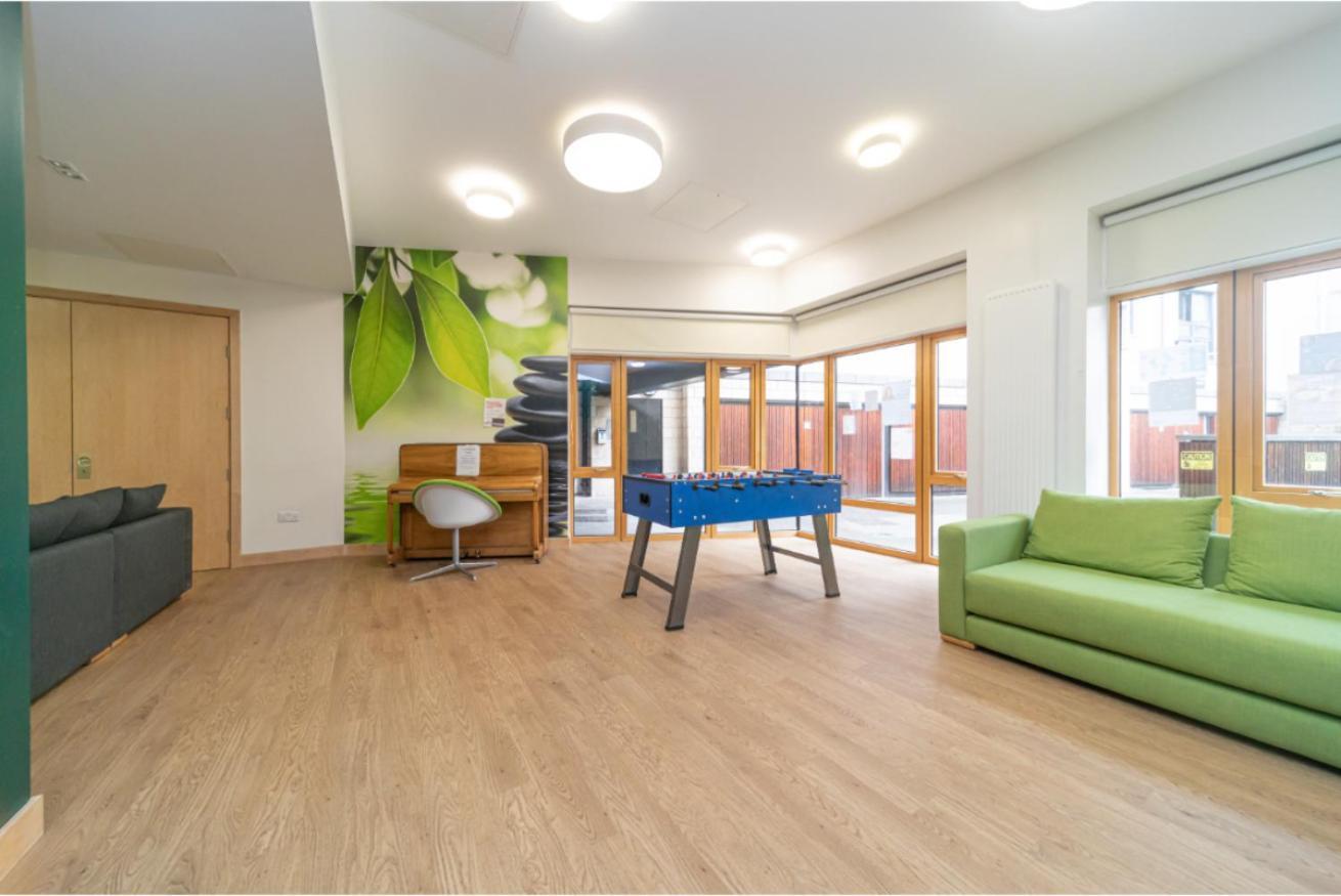 Appartamento Joivy Affordable 3,4,5 And 12 Bed Private Flats Next To Royal Mile (Adults Only) Edimburgo Esterno foto