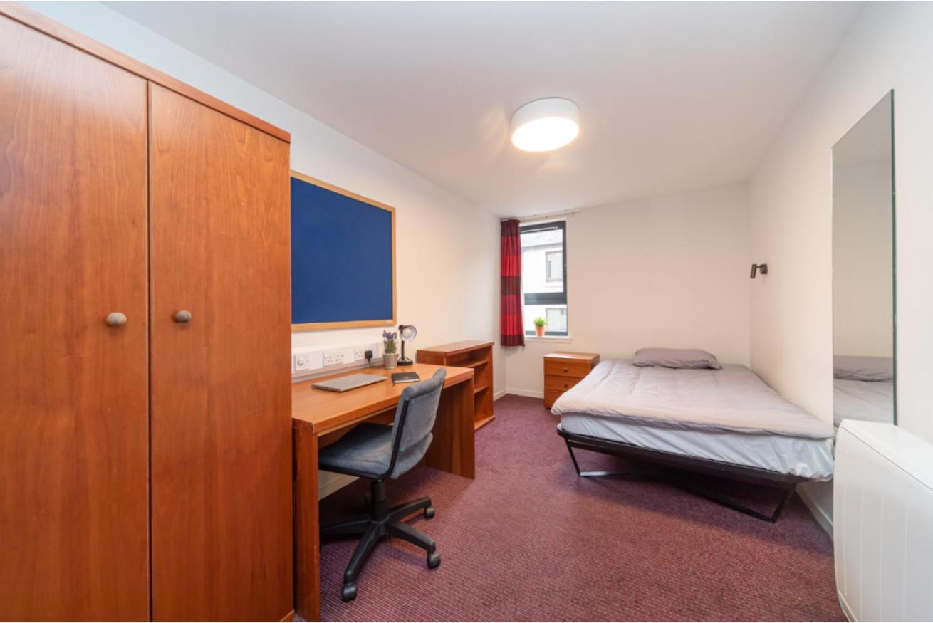 Appartamento Joivy Affordable 3,4,5 And 12 Bed Private Flats Next To Royal Mile (Adults Only) Edimburgo Esterno foto