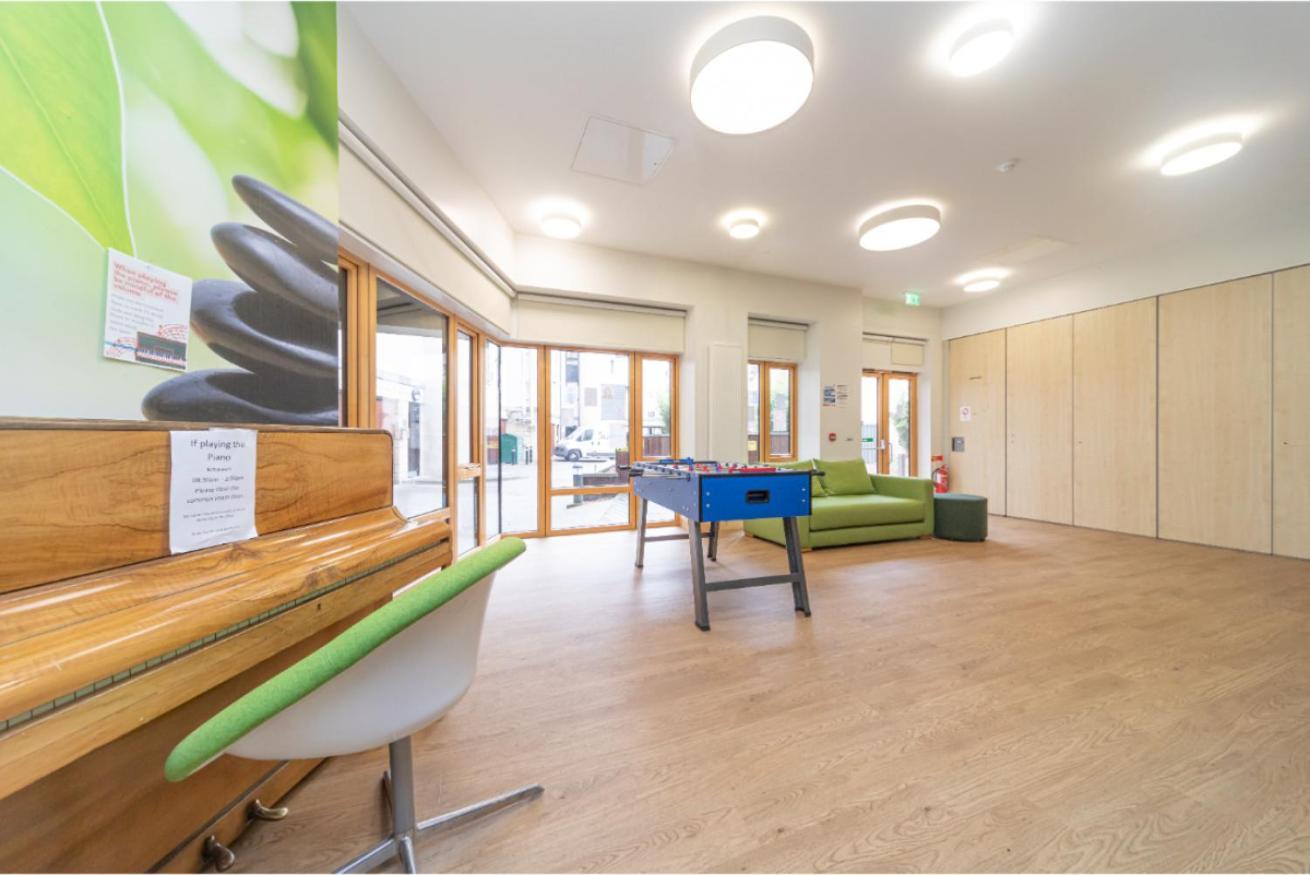 Appartamento Joivy Affordable 3,4,5 And 12 Bed Private Flats Next To Royal Mile (Adults Only) Edimburgo Esterno foto