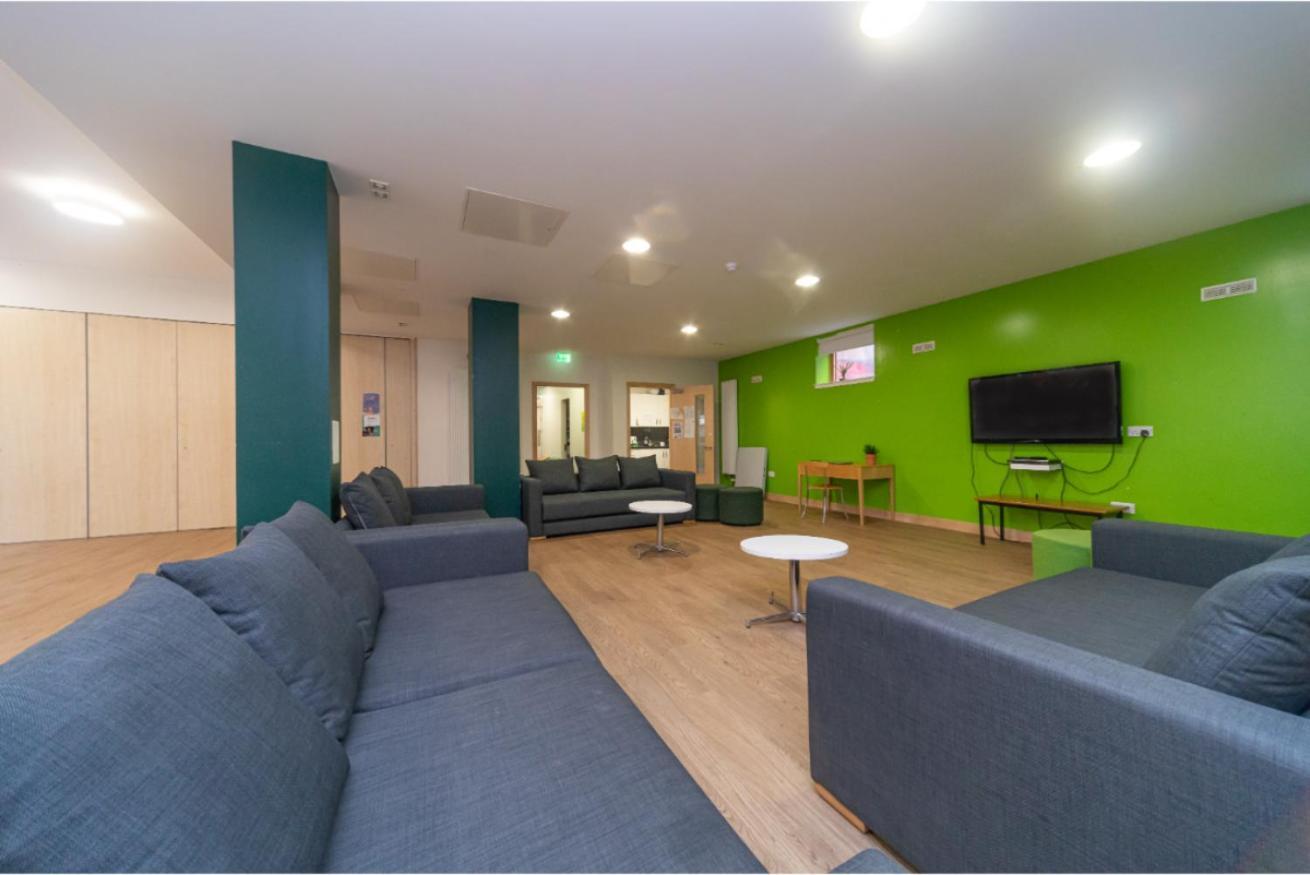 Appartamento Joivy Affordable 3,4,5 And 12 Bed Private Flats Next To Royal Mile (Adults Only) Edimburgo Esterno foto