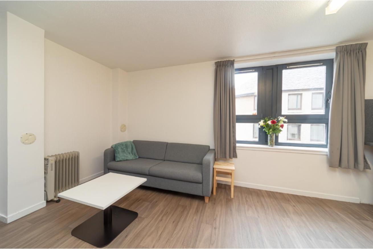 Appartamento Joivy Affordable 3,4,5 And 12 Bed Private Flats Next To Royal Mile (Adults Only) Edimburgo Esterno foto