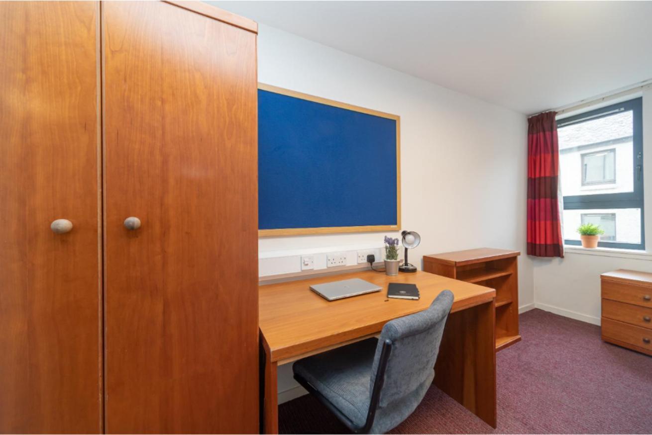 Appartamento Joivy Affordable 3,4,5 And 12 Bed Private Flats Next To Royal Mile (Adults Only) Edimburgo Esterno foto